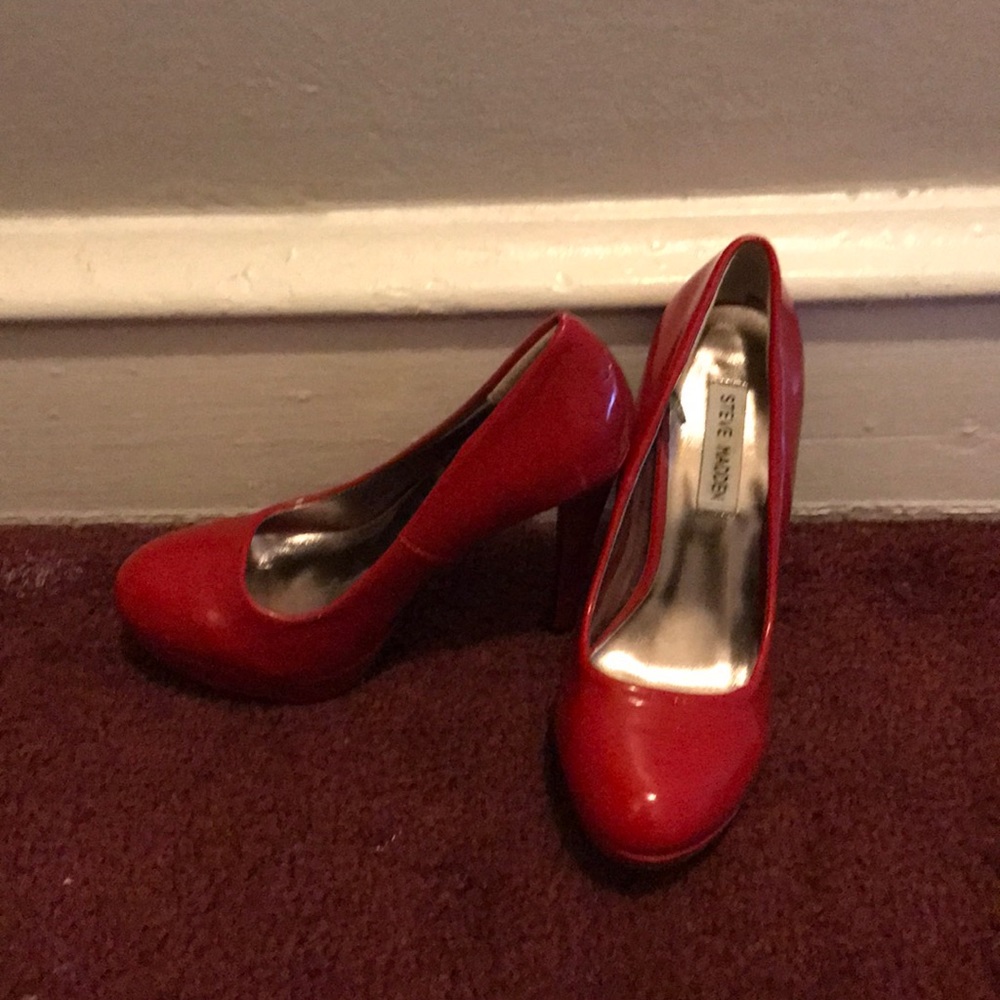 Steve Madden pumps