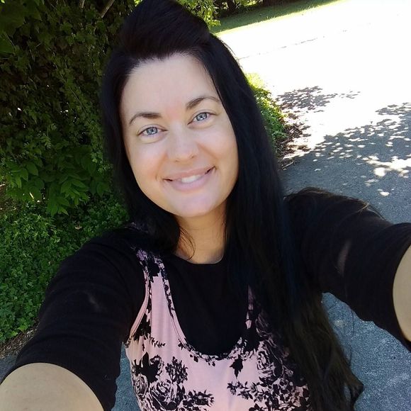 Meet your Posher, Ashley - Picture 1 of 1