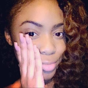 Meet your Posher, Deborah