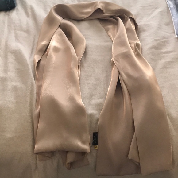 Wrap - Picture 3 of 4