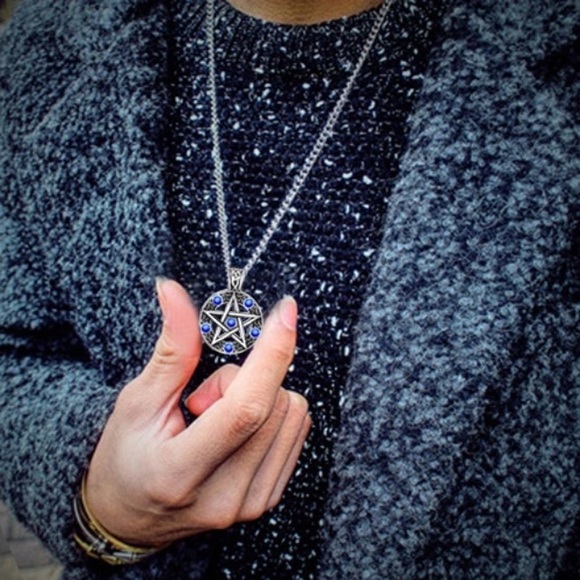 PENTAD Pentacle Necklace 🌙 Pretty! - Picture 2 of 6