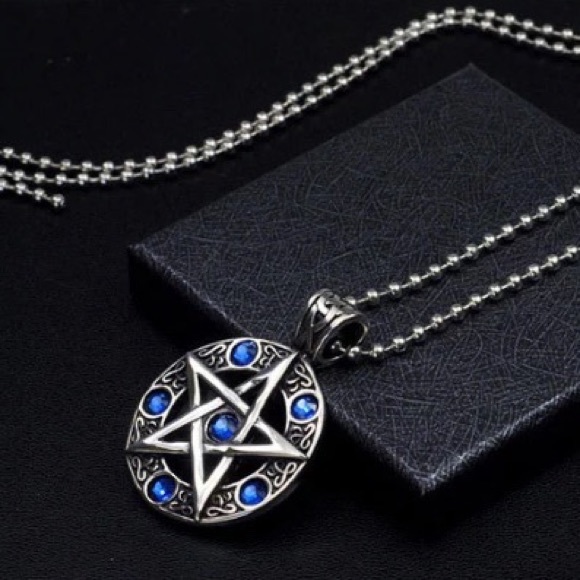 PENTAD Pentacle Necklace 🌙 Pretty! - Picture 6 of 6
