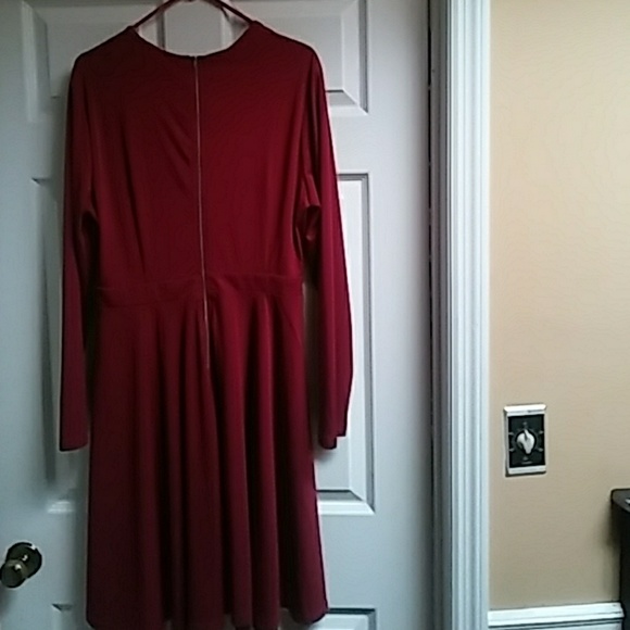 Wine Sexy Dress - Picture 3 of 3