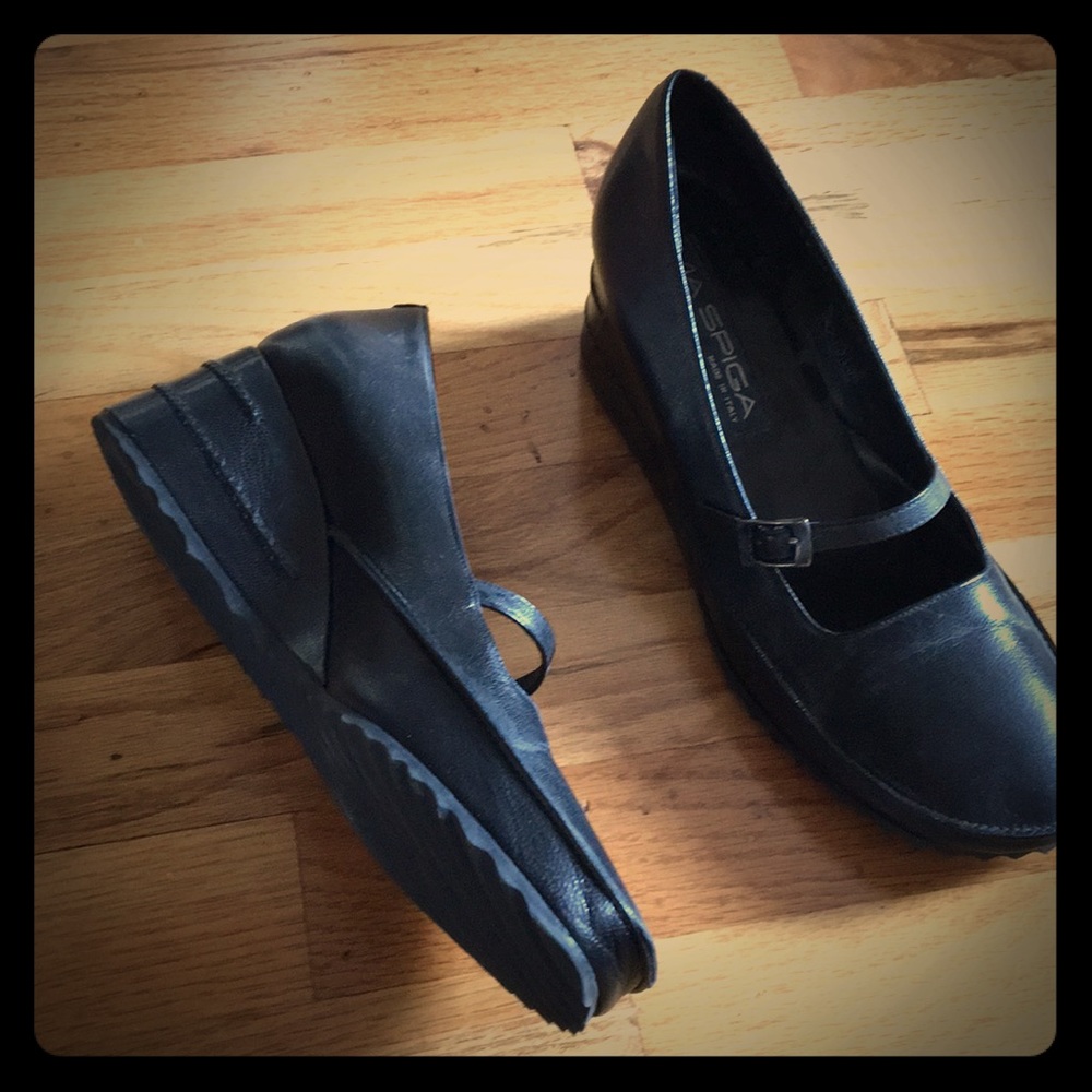 Via Spiga Mary Jane black wedges