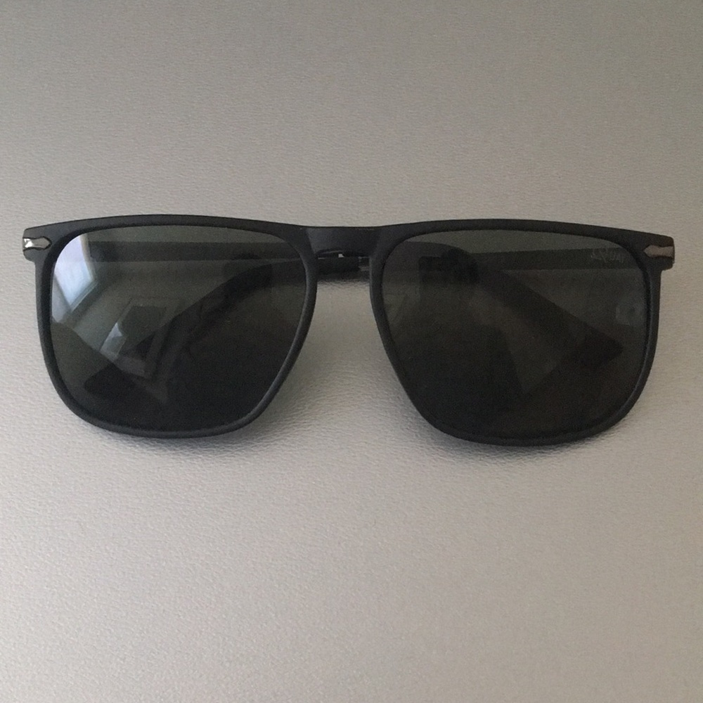 Men's Quay black sunglasses