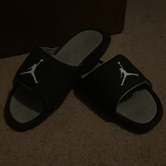 Jordan slides - Picture 1 of 1