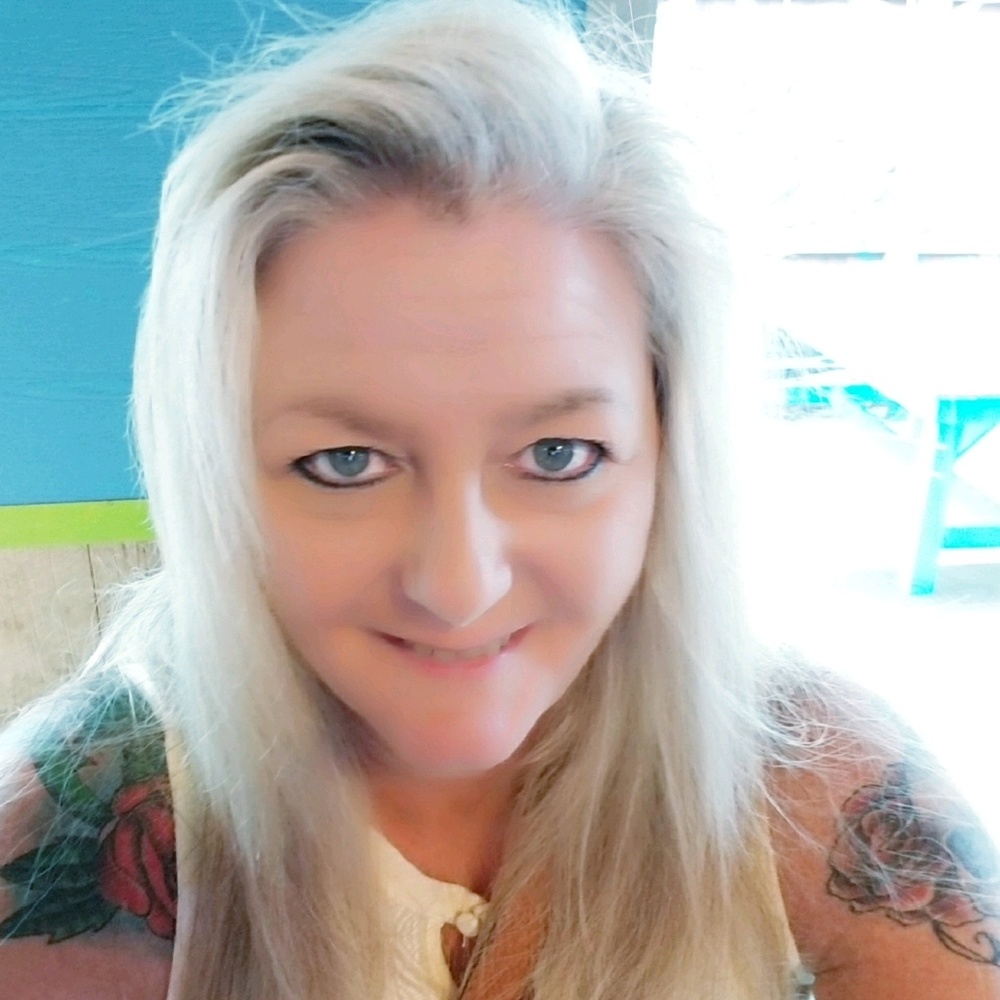 Meet your Posher, Joy