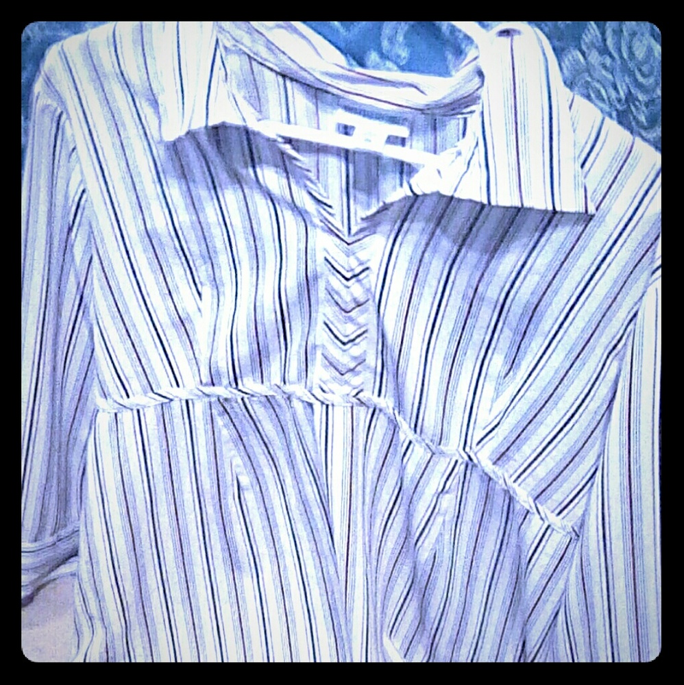 White 3/4 sleeves, blue and red stripes, ties in b