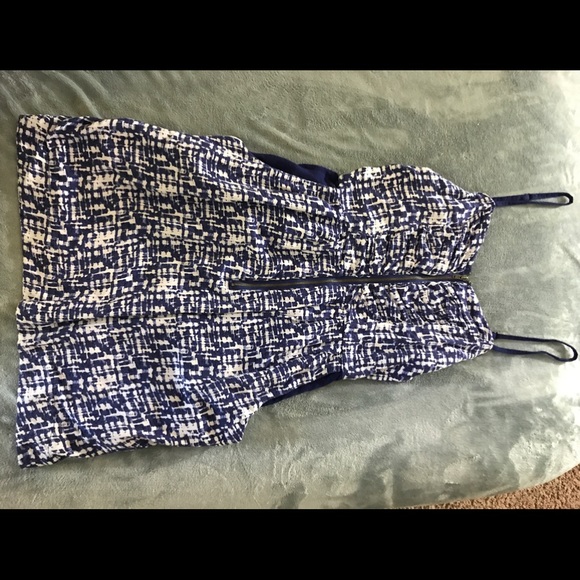 Forever 21 dress. Bust:32 backside length: 21.5 - Picture 2 of 5