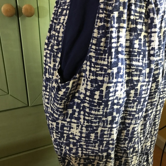 Forever 21 dress. Bust:32 backside length: 21.5 - Picture 4 of 5