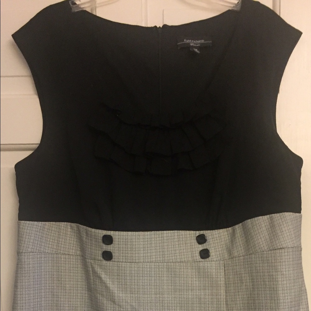 Like new. Worn once or twice. 
R&M Richards