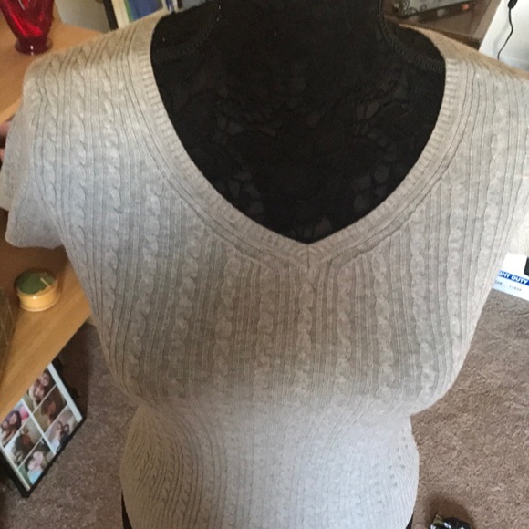 GAP LIGHT GRAY SWEATER KNIT BLOUSE - Picture 3 of 6