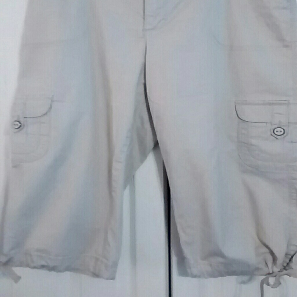 Capris - Picture 5 of 6