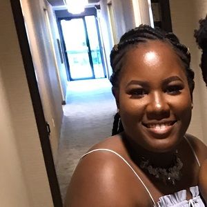 Meet your Posher, Kelsie