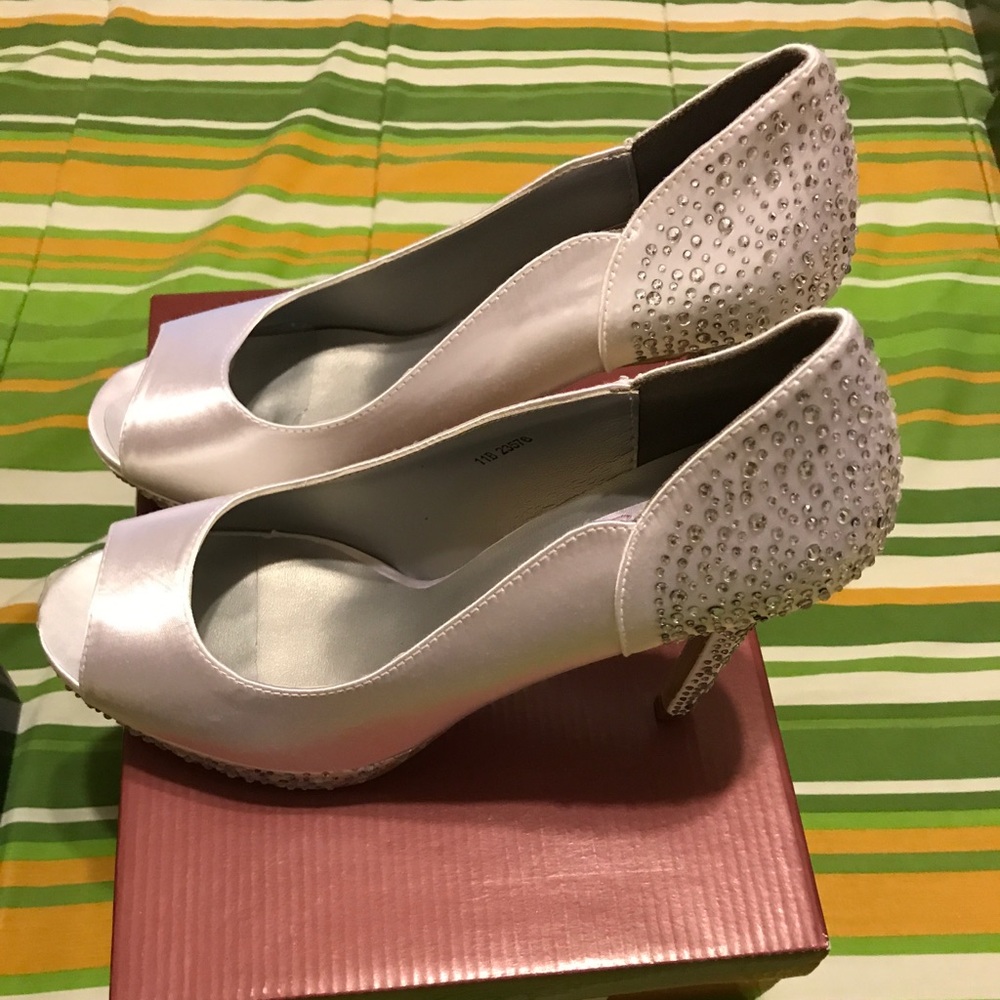 BRAND NEW👉Satin Bridal Shoes