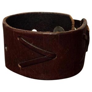 Vintage distressed leather snap button bracelet