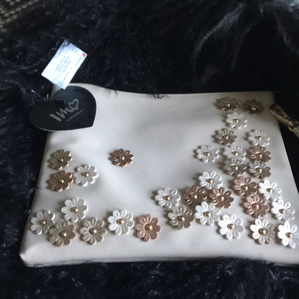 IM❤️ Fashion Handbag Wristlet NWT