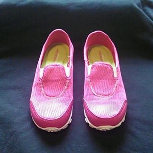 Skechers Relaxed Fit Memory Foam Slip-ons (Size 7)