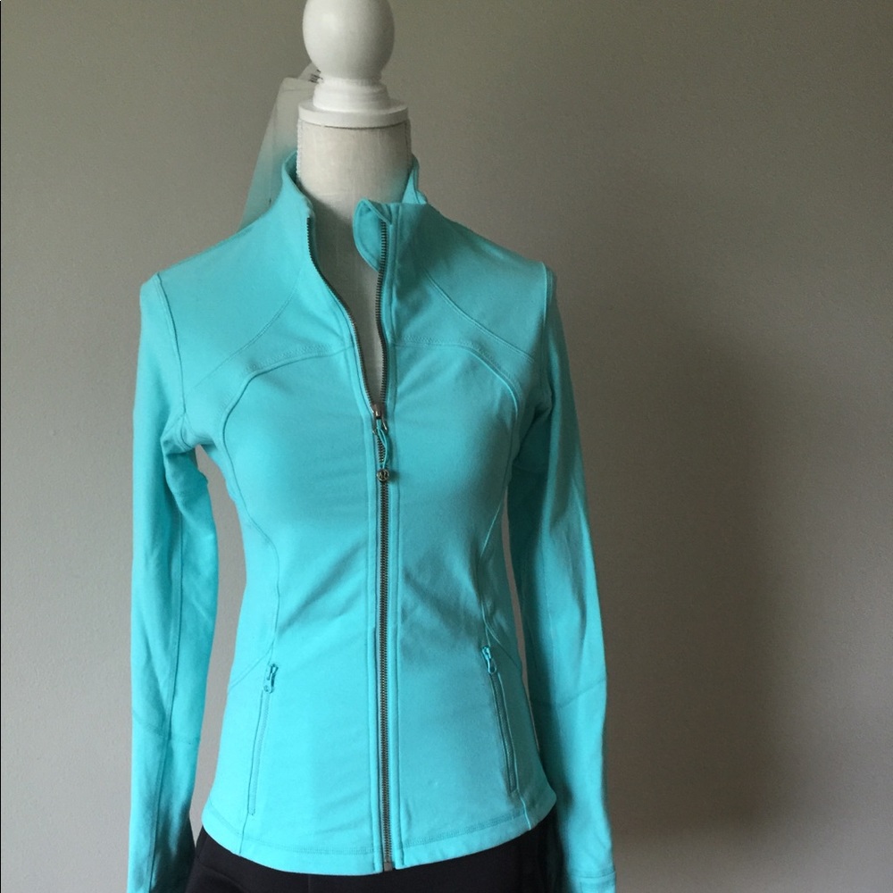 Lulu Lemon Forme Jacket size 6 Blue