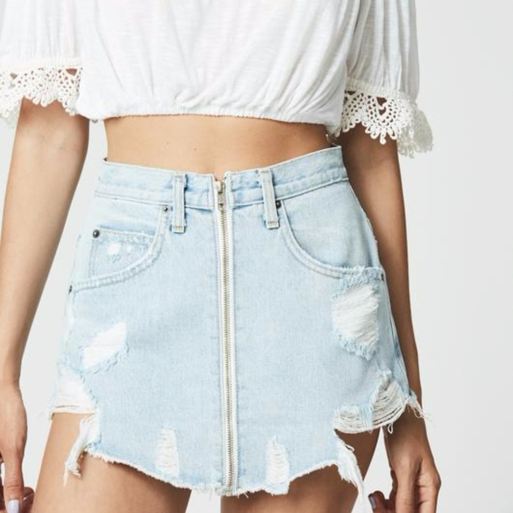 NWT CARMAR JEAN SKIRT