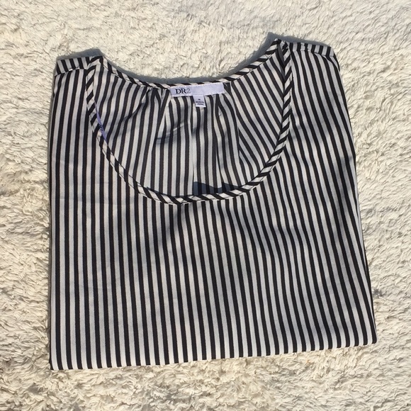 DR2 Black and White Striped Top - Picture 8 of 8