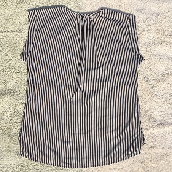 DR2 Black and White Striped Top - Picture 2 of 8