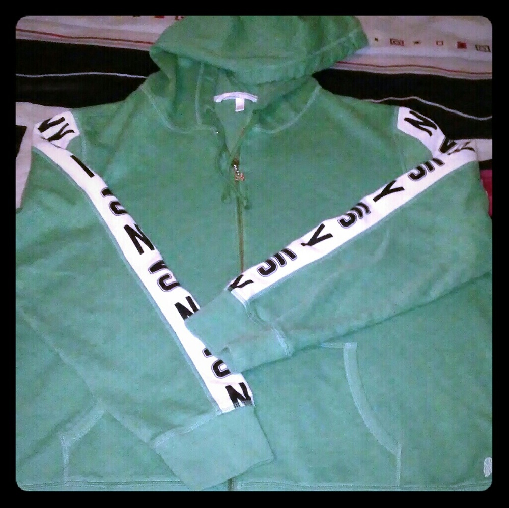 VICTORIA'S SECRET--- NWOT