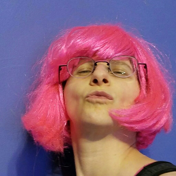 Meet your Posher, Rena - Picture 2 of 8