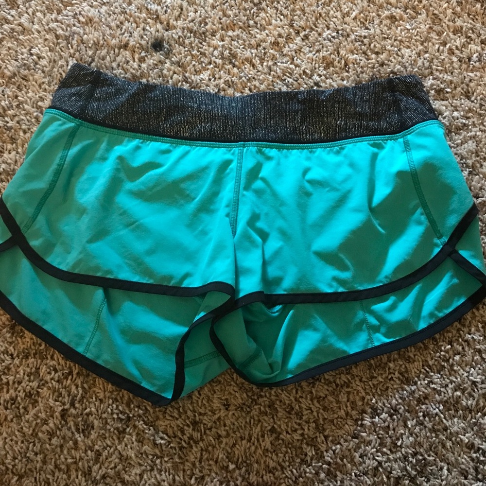 Lululemon size 10 short