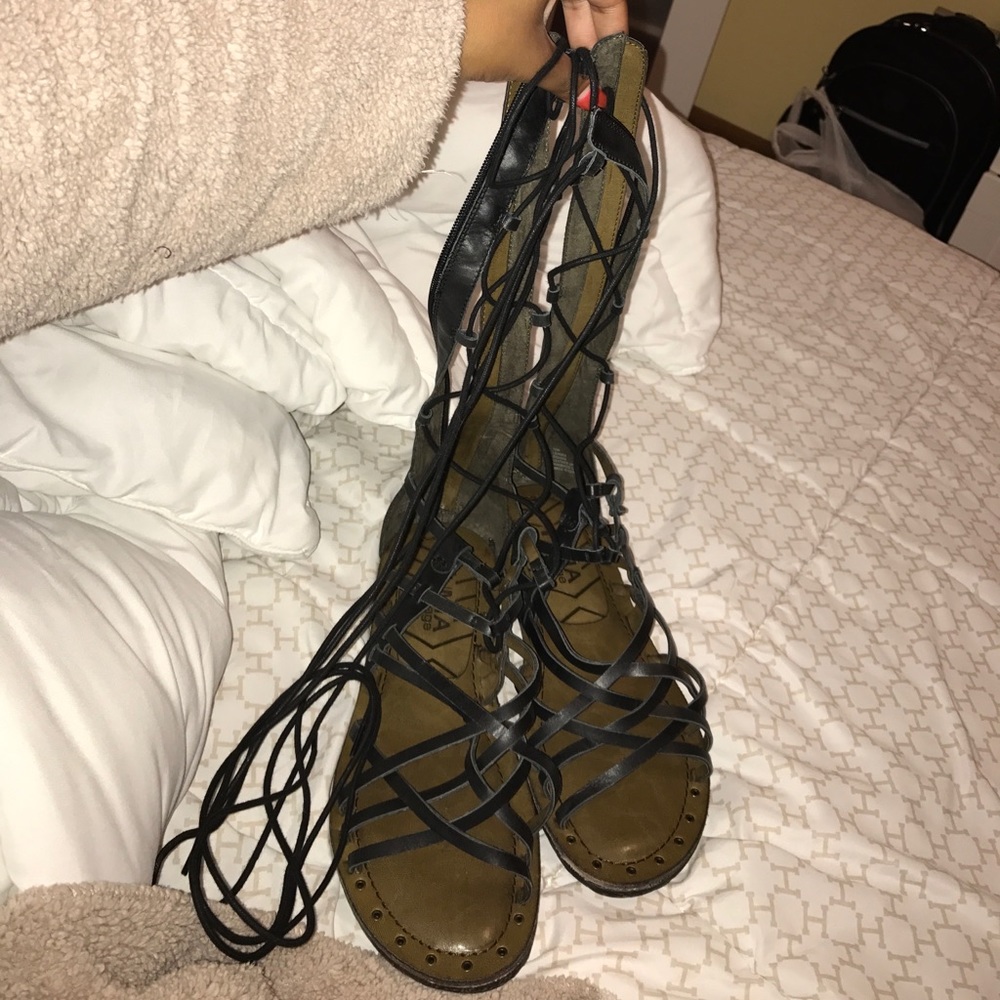 Black sandals