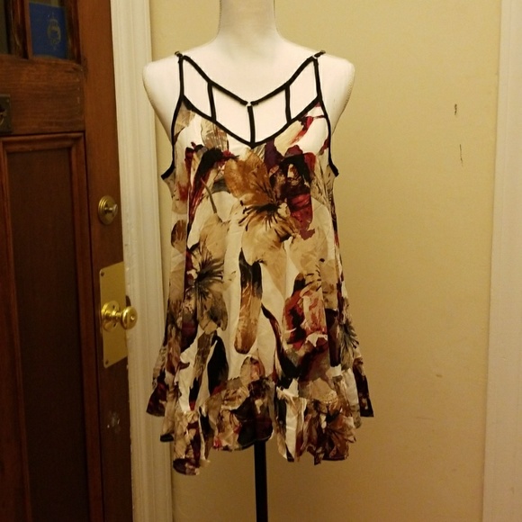 *LAST ONE-Sz L!!* Caged Berry & Beige Leaves Top - Picture 2 of 3