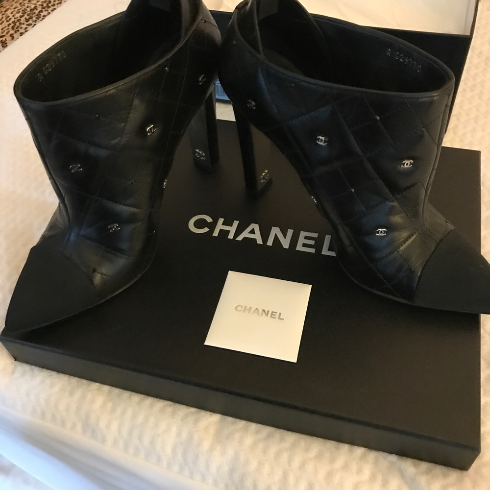 Chanel booties - Picture 2 of 6