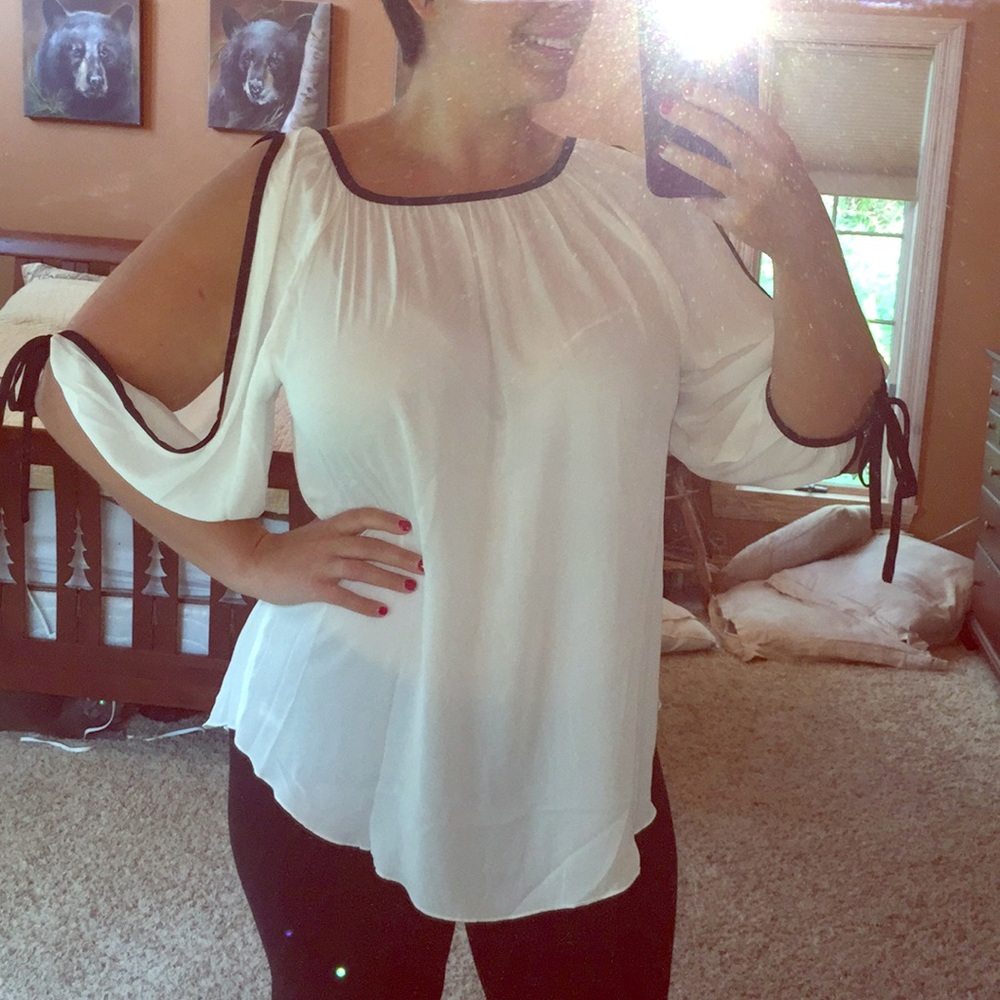 SUPER adorable, classy and flowy B&W sheer shirt