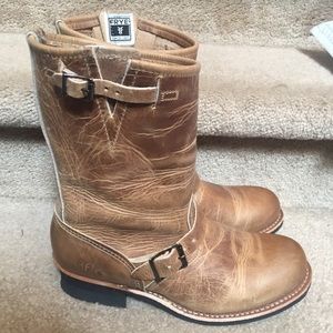Frye Engineer 12R boots NWT size 10