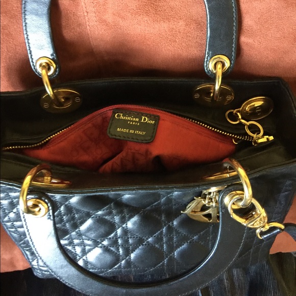 Chanel mini cross body purse - Picture 7 of 7