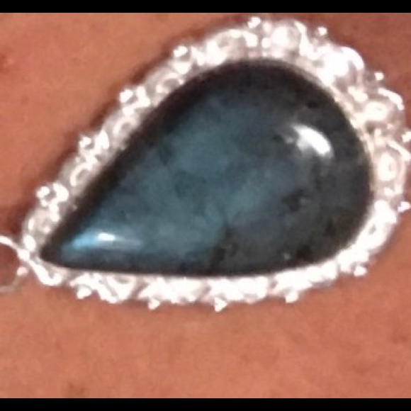 ✨SOLD✨ Natural Labradorite Pendant NWOT - Picture 5 of 8