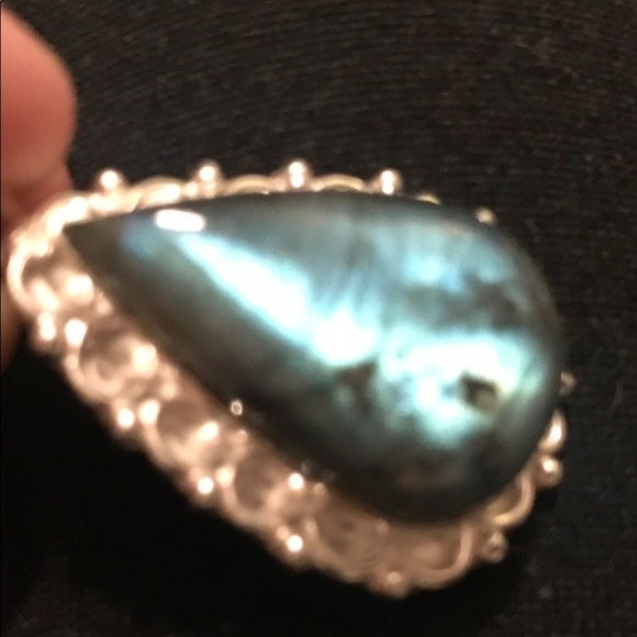 ✨SOLD✨ Natural Labradorite Pendant NWOT - Picture 2 of 8