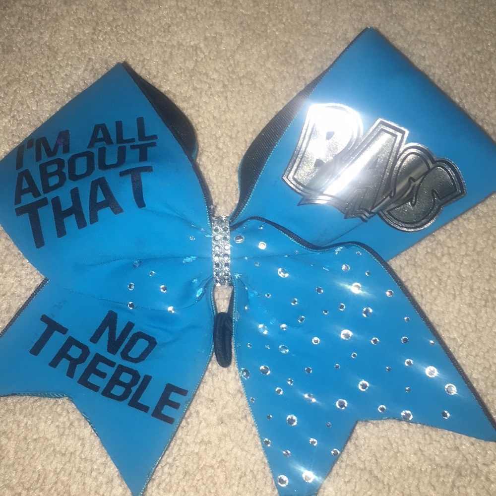 Meghan Trainor Cheer Bow