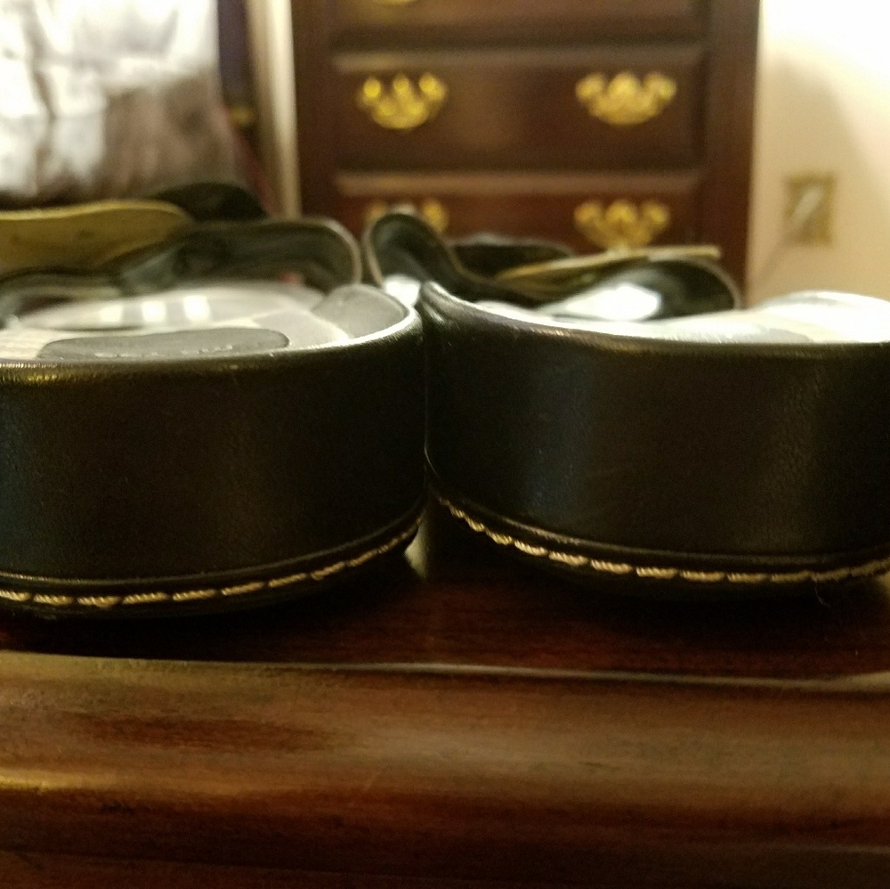 Shoes - Picture 3 of 4