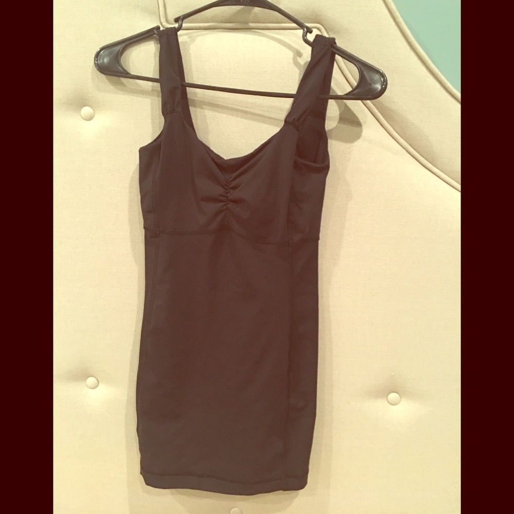 Lululemon scoop back tank size 2! EUC