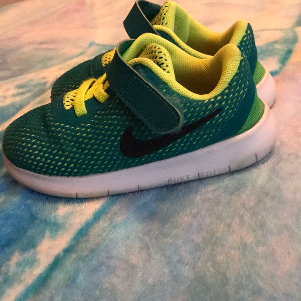 Kid nikes