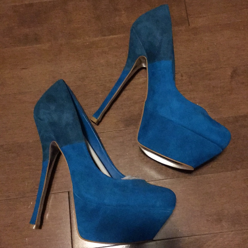 Bebe Rena Contrast Blue Suede Platform Pump - Picture 2 of 6