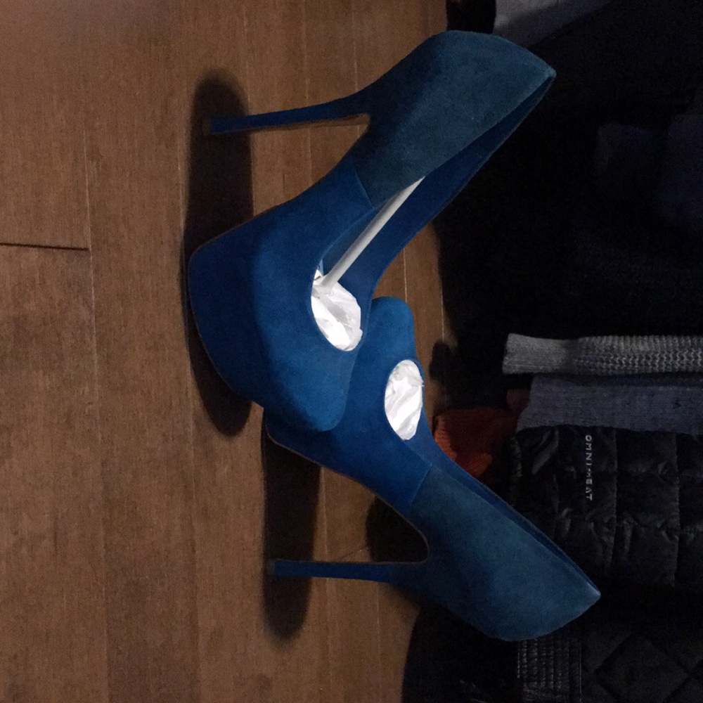 Bebe Rena Contrast Blue Suede Platform Pump - Picture 4 of 6