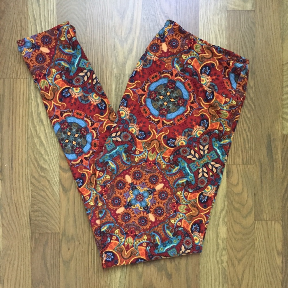 🦄LuLaRoe Paisley Medallion Leggings TC EUC 🦄