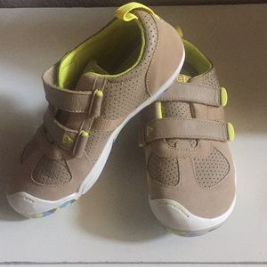 Plae boys style Nat size 2.5