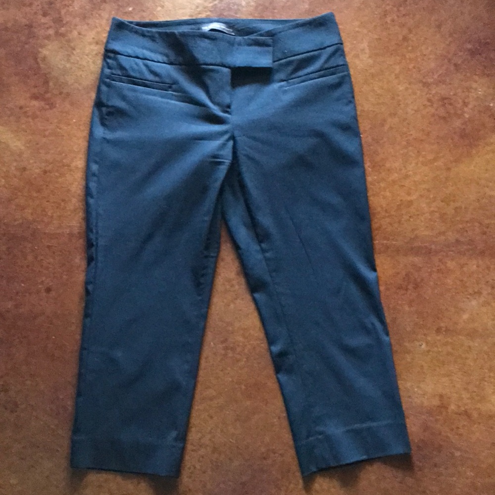 Black The Limited exact stretch capris size 6