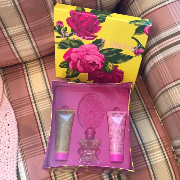 betsey johnson perfume set