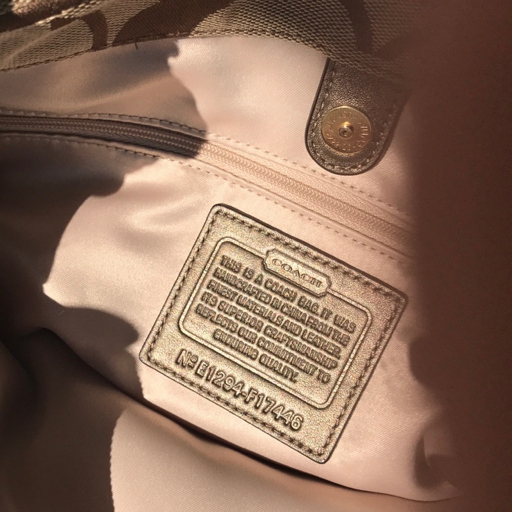 Gorgeous Coach Bag🌺🌺🌺 - Picture 6 of 8