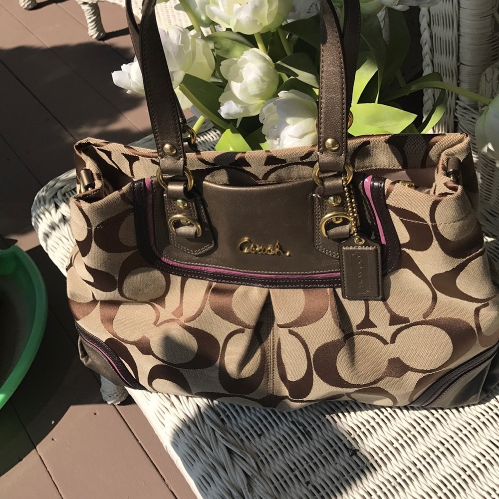 Gorgeous Coach Bag🌺🌺🌺 - Picture 8 of 8