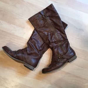 Carlos Santana brown boots